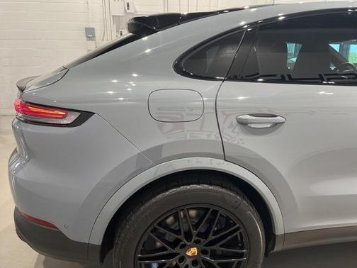 2024 Porsche Cayenne Base