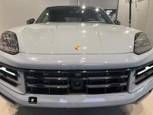 2024 Porsche Cayenne Base