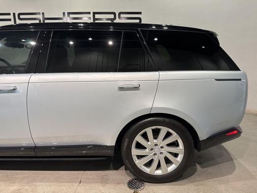 2025 Land Rover Range Rover P400 SE 7 Seat