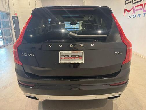 Onyx Black Metallic 2020 Volvo XC90 T6 Momentum