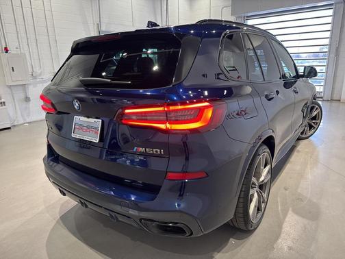 2021 BMW X5 M50i