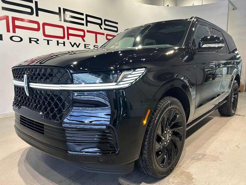 Infinite Black Metallic Clearcoat 2026 Lincoln Navigator Reserve
