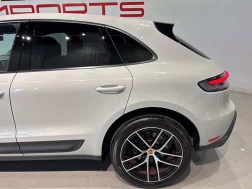 2023 Porsche Macan T