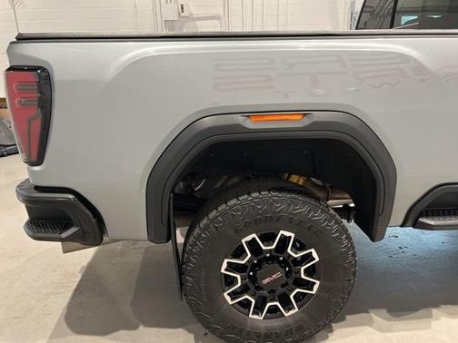 2024 GMC Sierra 2500 AT4