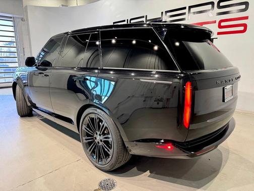 Black 2025 Land Rover Range Rover P400 SE