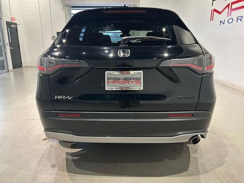 Crystal Black Pearl 2024 Honda HR-V AWD Sport