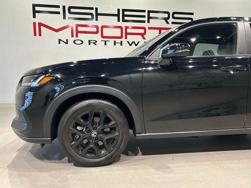 Crystal Black Pearl 2024 Honda HR-V AWD Sport