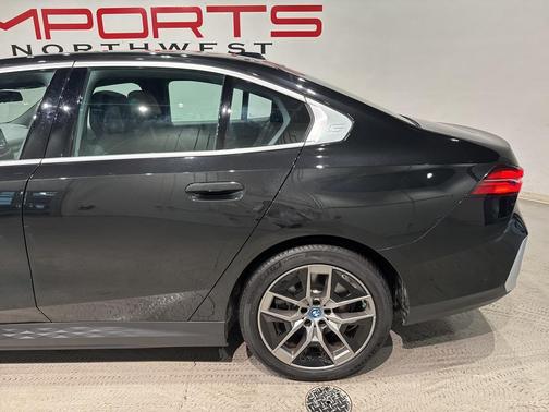 2024 BMW i5 eDrive40