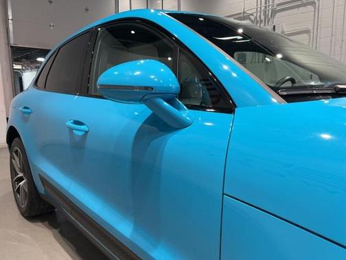 2023 Porsche Macan Base