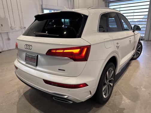 2024 Audi Q5 45 S line Premium