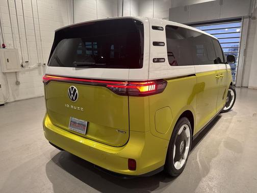 2025 Volkswagen ID. Buzz 1st Edition with 4MOTION