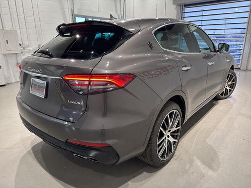 2022 Maserati Levante Modena