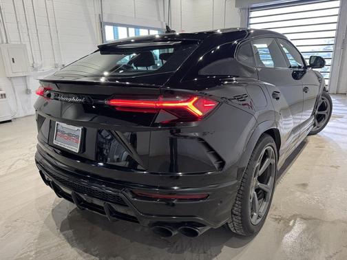 Black 2020 Lamborghini Urus Base