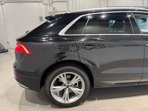 2022 Audi Q8 55 Premium Plus