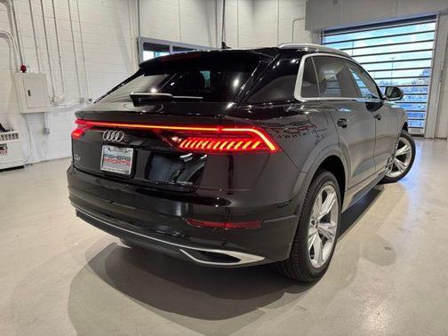 2022 Audi Q8 55 Premium Plus