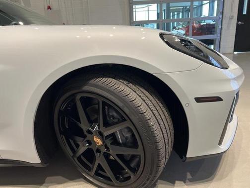2025 Porsche Panamera Base