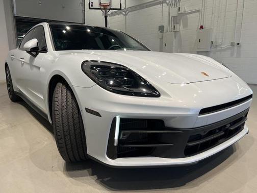 2025 Porsche Panamera Base