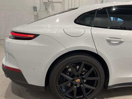2025 Porsche Panamera Base