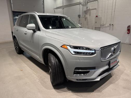 2024 Volvo XC90 B5 Plus Bright Theme