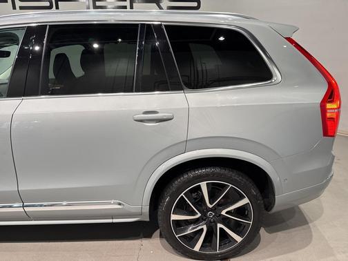 2024 Volvo XC90 B5 Plus Bright Theme