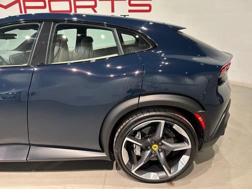 2024 Ferrari Purosangue Base