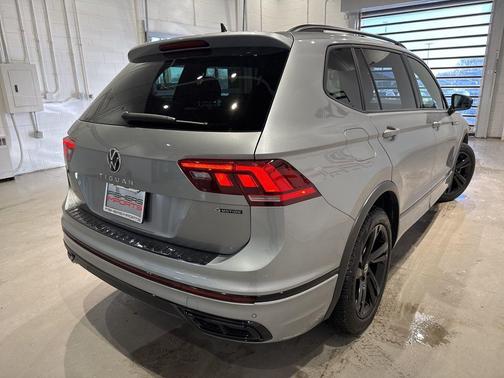 2023 Volkswagen Tiguan 2.0T SE R-Line Black 4MOTION