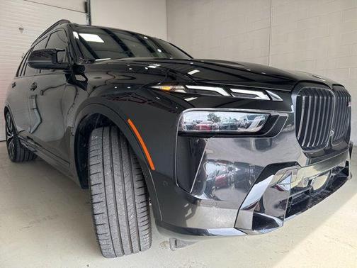 2024 BMW X7 M60i