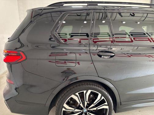 2024 BMW X7 M60i