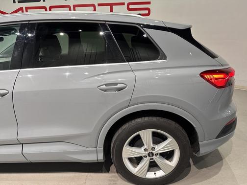 2022 Audi e-tron Premium