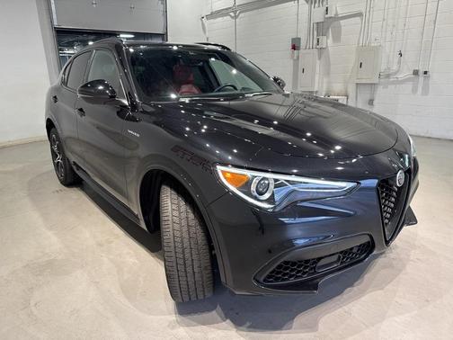 2023 Alfa Romeo Stelvio Veloce AWD