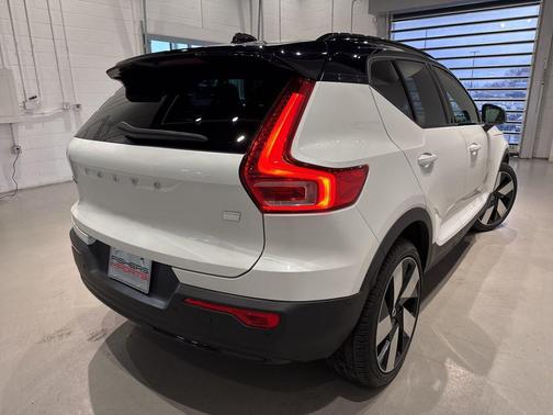 2024 Volvo XC40 Recharge Pure Electric Plus