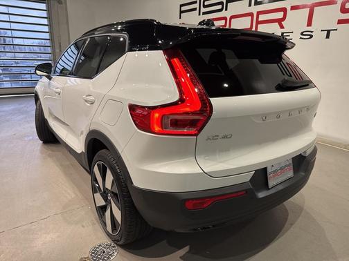 2024 Volvo XC40 Recharge Pure Electric Plus