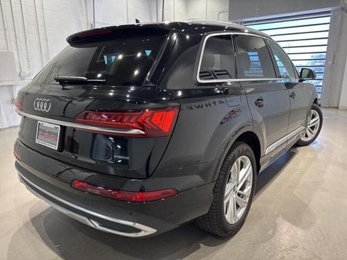 2024 Audi Q7 55 Premium Plus