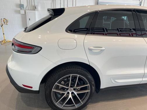 2022 Porsche Macan Base