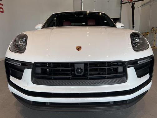 2022 Porsche Macan Base