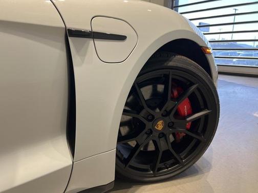 2022 Porsche Taycan GTS