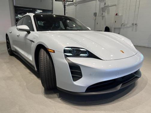 2022 Porsche Taycan GTS