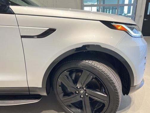 2024 Land Rover Discovery P360 Dynamic SE