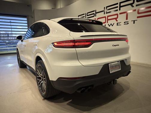2022 Porsche Cayenne Base