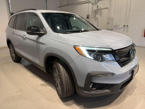 Sonic Gray Pearl 2022 Honda Pilot AWD Sport