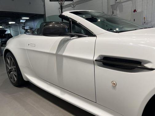 2013 Aston Martin V8 Vantage Base