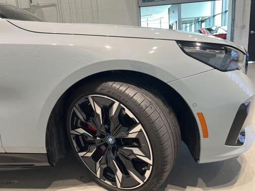 2024 BMW i5 M60