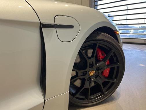 2022 Porsche Taycan GTS
