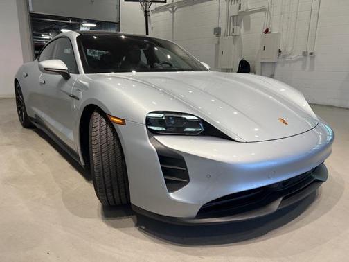 2022 Porsche Taycan GTS