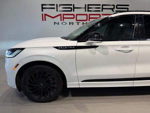 White 2025 Lincoln Aviator Reserve AWD