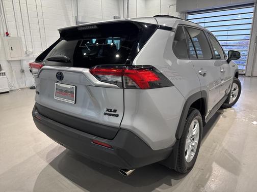 2019 Toyota RAV4 Hybrid XLE