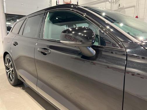 2024 Volvo V60 Recharge Plug-In Hybrid Polestar