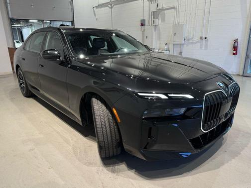 2025 BMW 760 xDrive