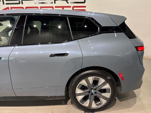 2026 BMW iX xDrive60