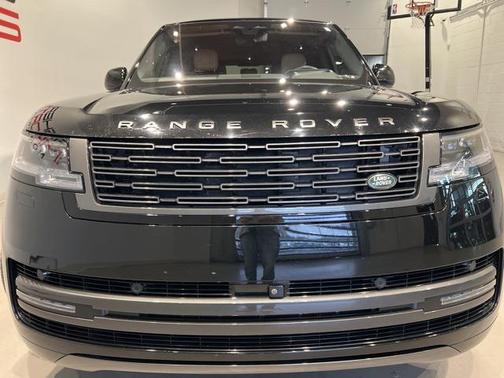 2023 Land Rover Range Rover P530 SE